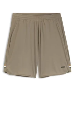 Active Shorts aus Stretch-Gewebe mit Taschen aus Mesh