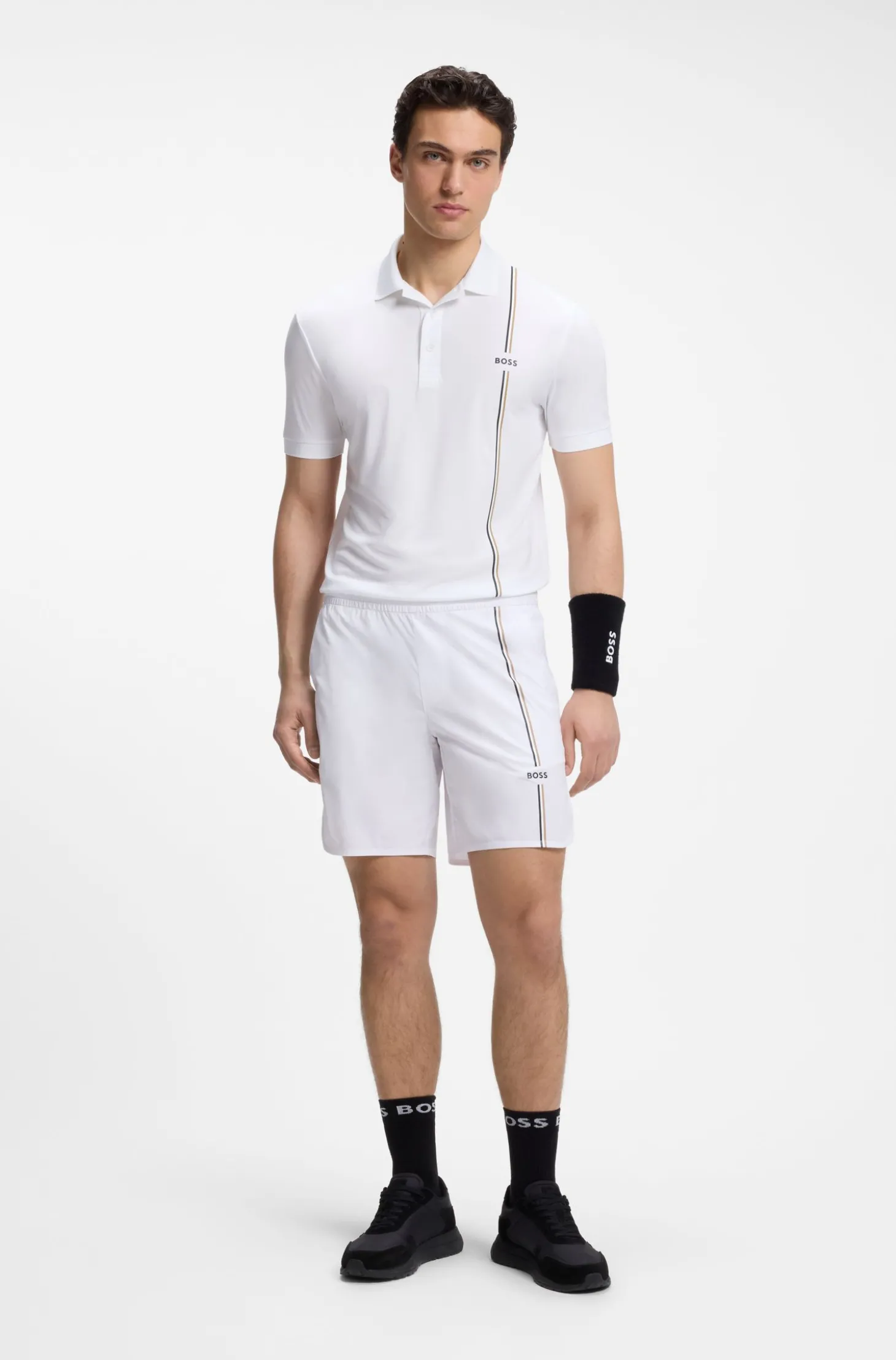 Active Tennis-Shorts aus innovativem NOVA-Gewebe