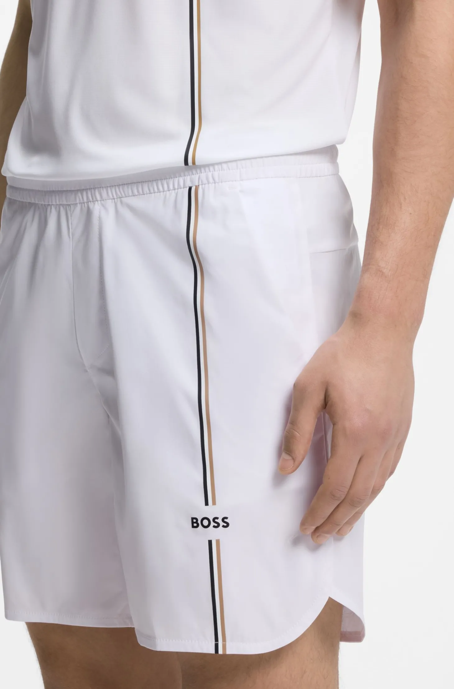 Active Tennis-Shorts aus innovativem NOVA-Gewebe