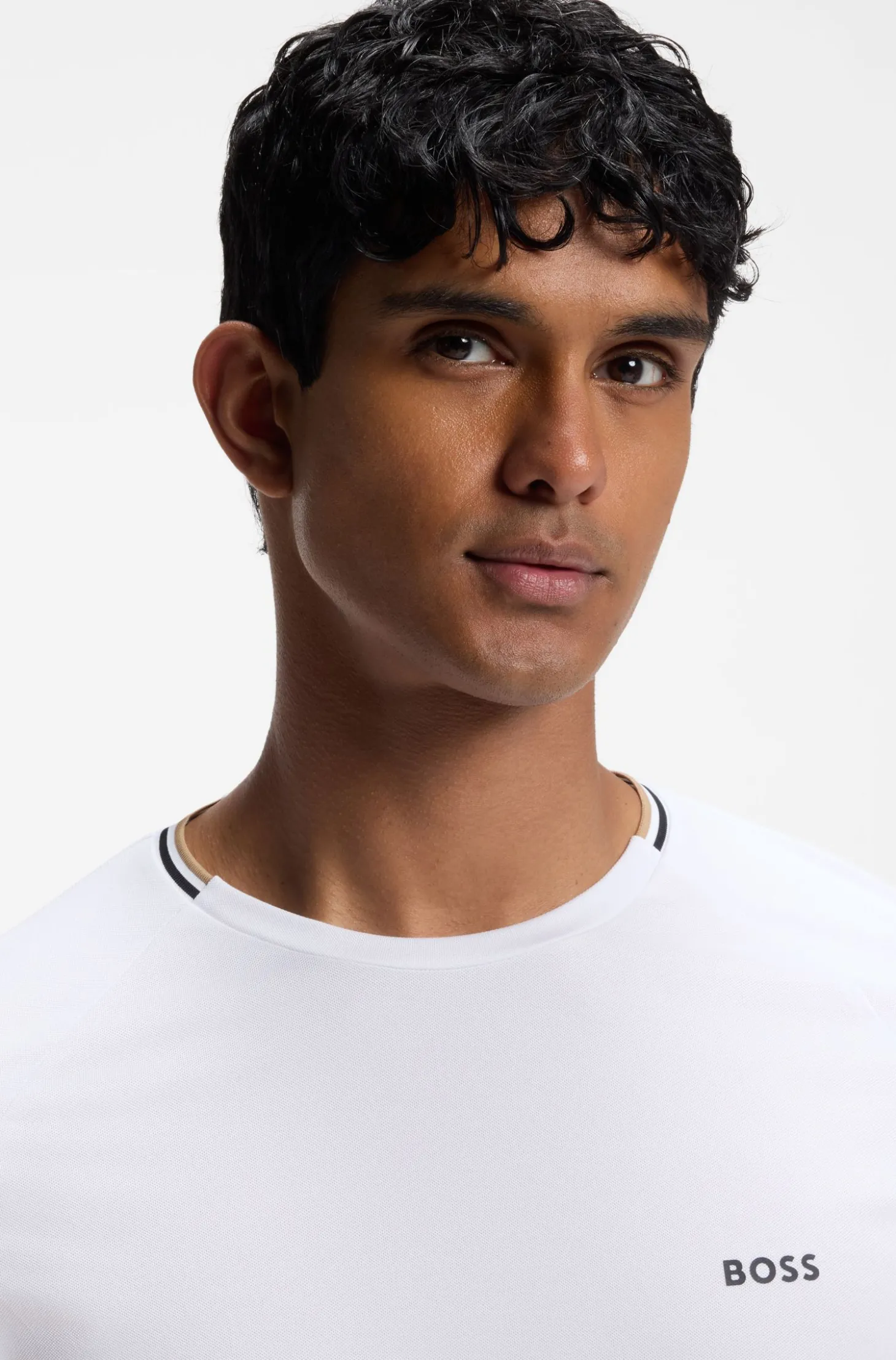 Active T-Shirt aus feuchtigkeitsableitendem Gewebe mit Tennisball-Prägung