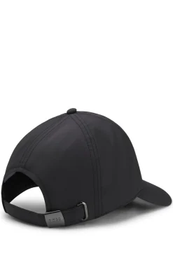 Angeraute Cap mit gesteppten Double-B-Monogrammen