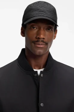 Angeraute Cap mit gesteppten Double-B-Monogrammen