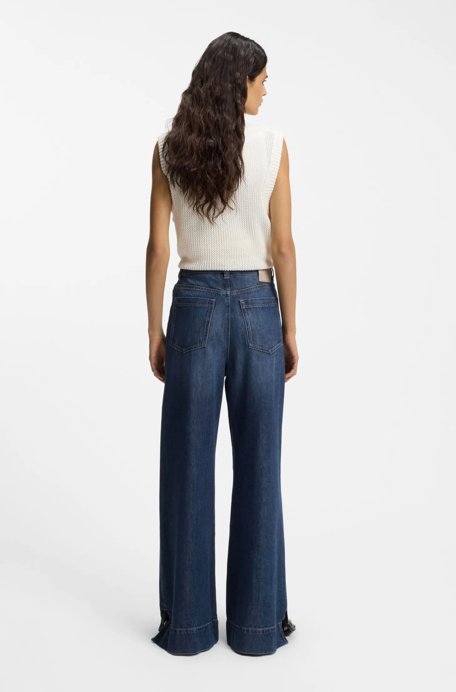 Ausgestellte Jeans aus blauem Denim
