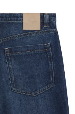 Ausgestellte Jeans aus blauem Denim