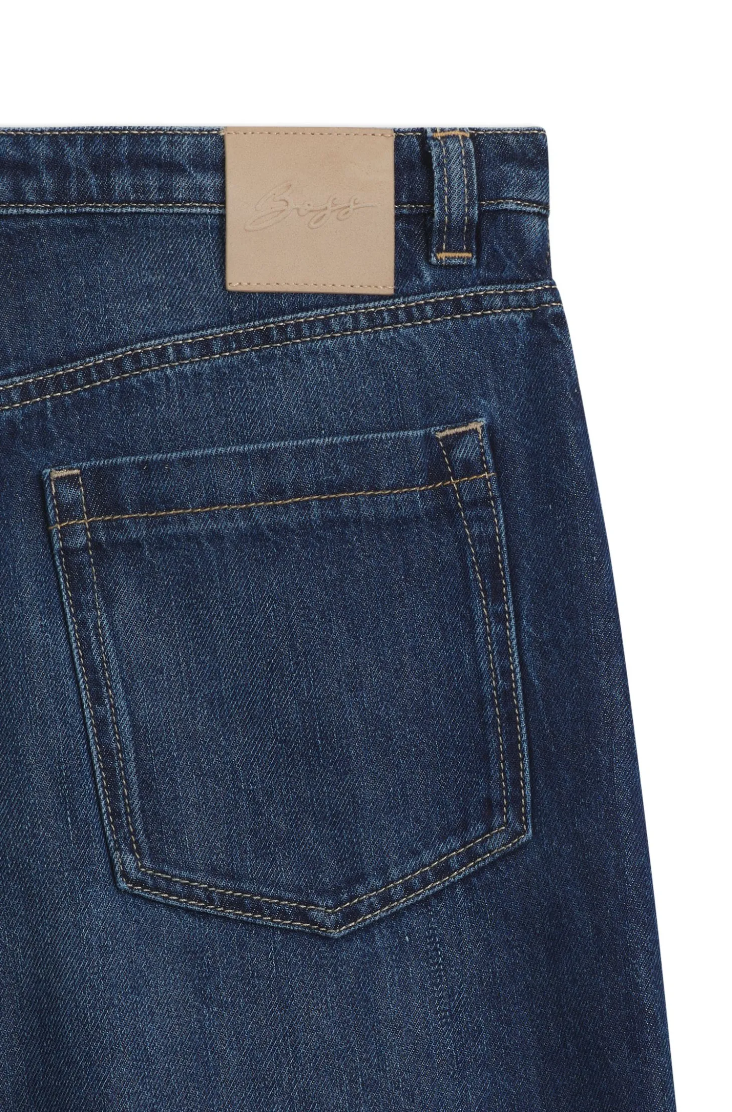 Ausgestellte Jeans aus blauem Denim