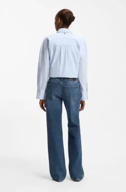 Ausgestellte Jeans aus blauem Stretch-Denim