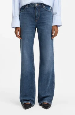 Ausgestellte Jeans aus blauem Stretch-Denim