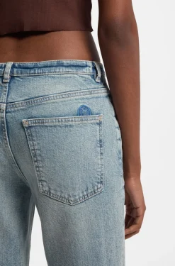 Ausgestellte Jeans aus getöntem blauem Denim