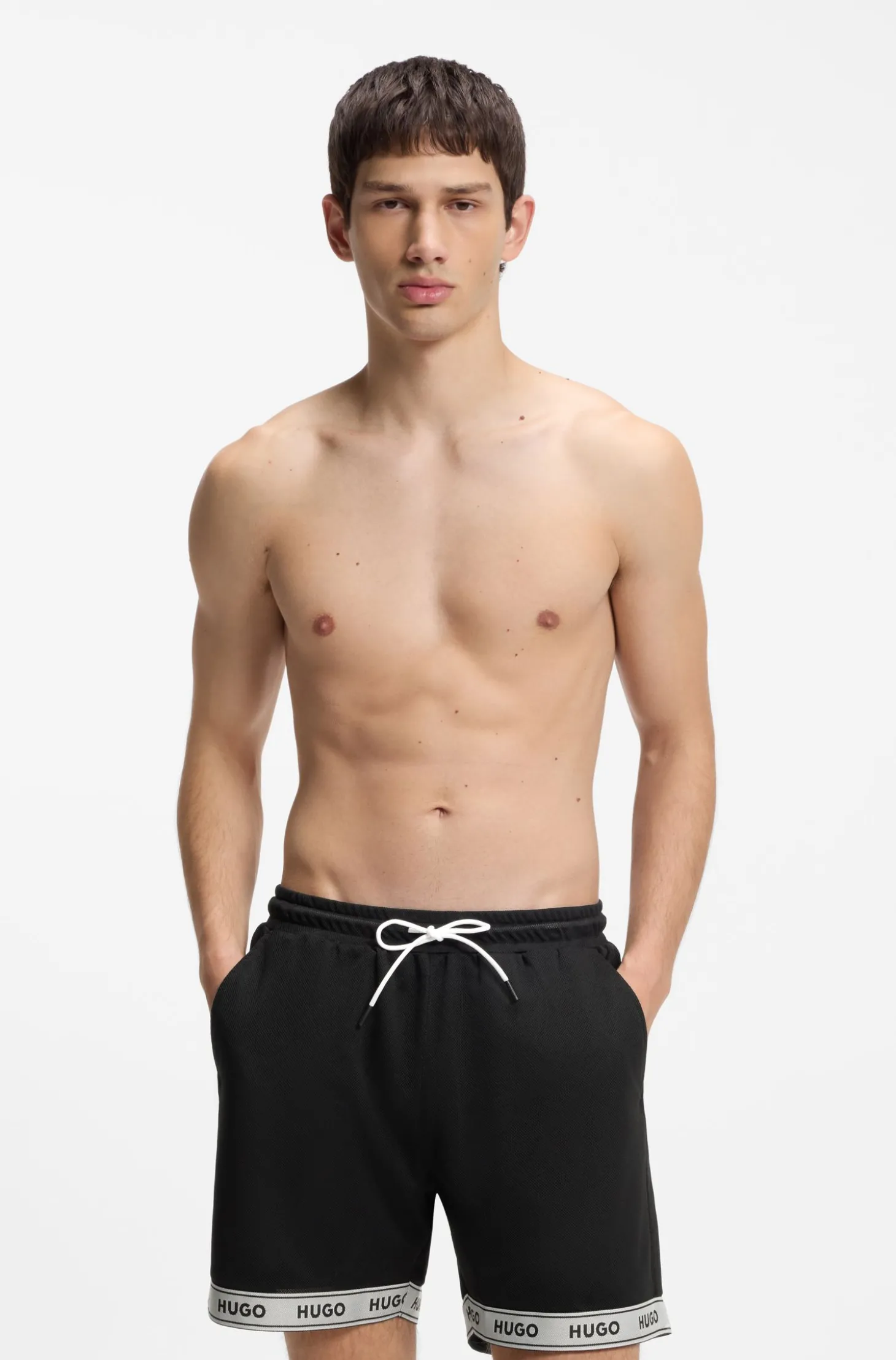 Badeshorts aus Mesh mit Jacquard-Logo-Tape