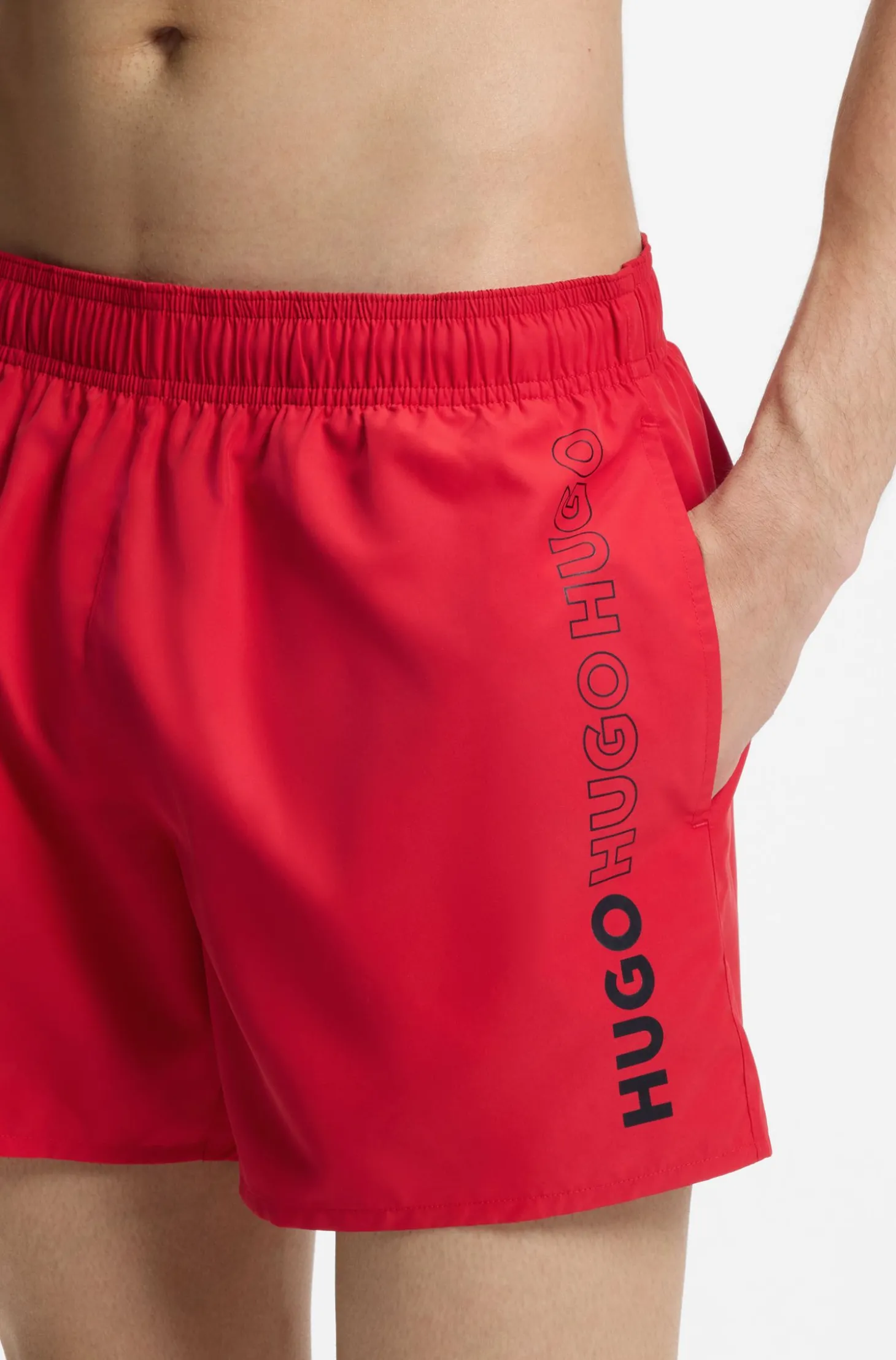Badeshorts mit mehreren Logos