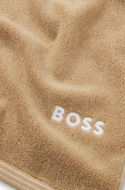 Badetuch aus Baumwolle mit kontrastfarbener Logo-Stickerei