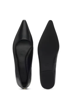 Ballerinas aus Leder mit spitzer Kappe