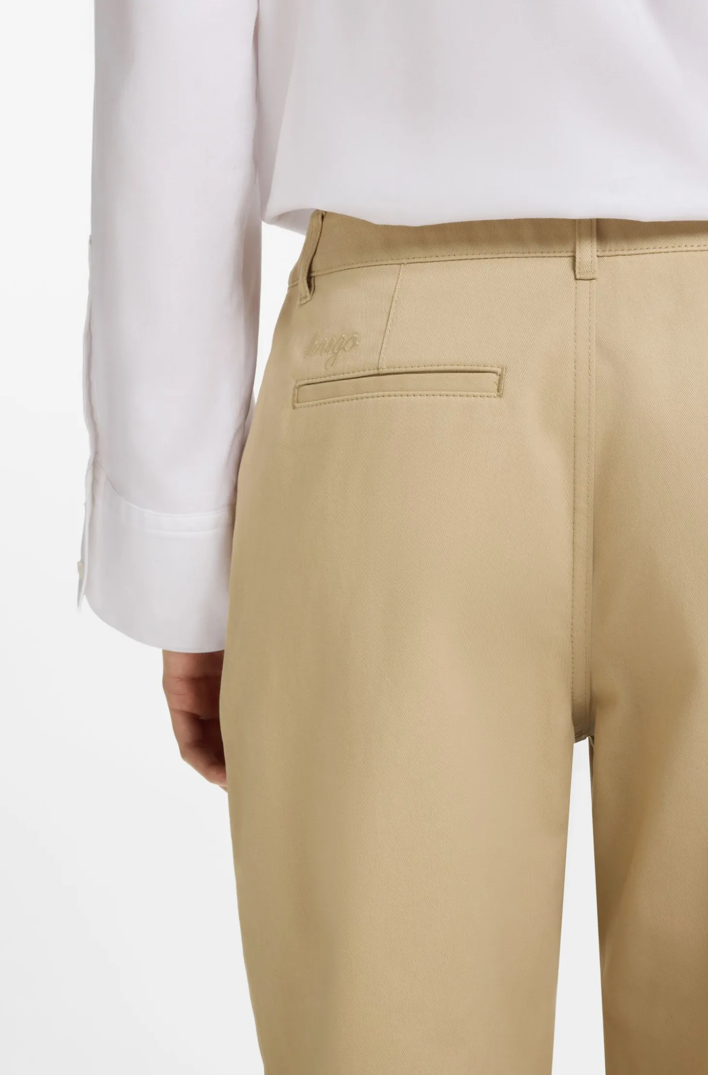 Baumwollhose mit niedrigem Bund und Gürteldetail aus Paracord