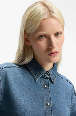 Blaues Hemd aus festem Denim