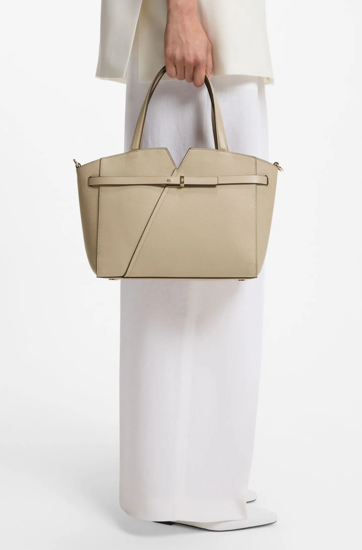 BOSS Revers kleine Tote Bag aus Leder mit Gürtel-Detail