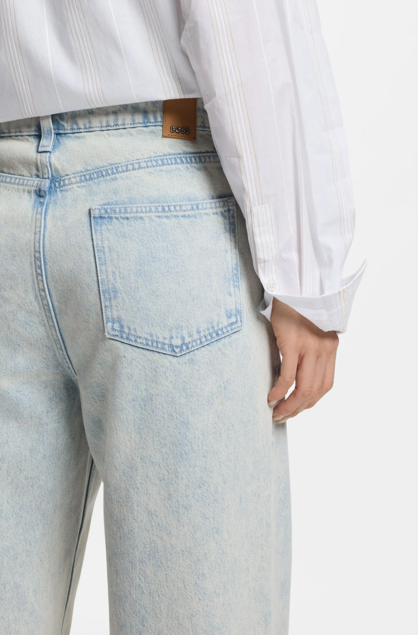 Boyfriend-Fit Jeans aus besonders softem hellblauem Denim