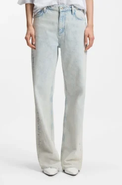 Boyfriend-Fit Jeans aus besonders softem hellblauem Denim