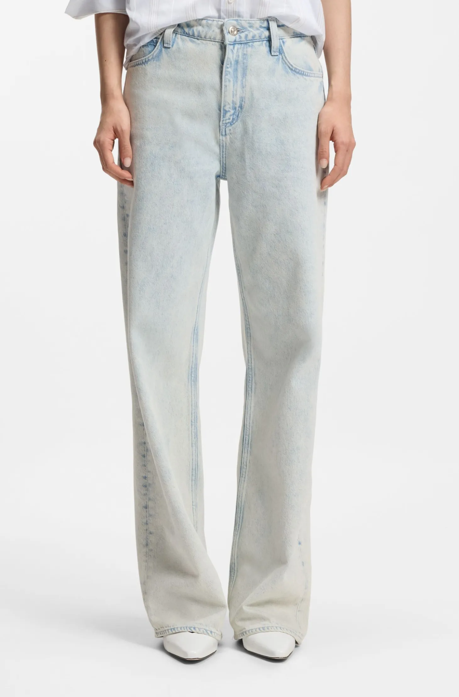 Boyfriend-Fit Jeans aus besonders softem hellblauem Denim