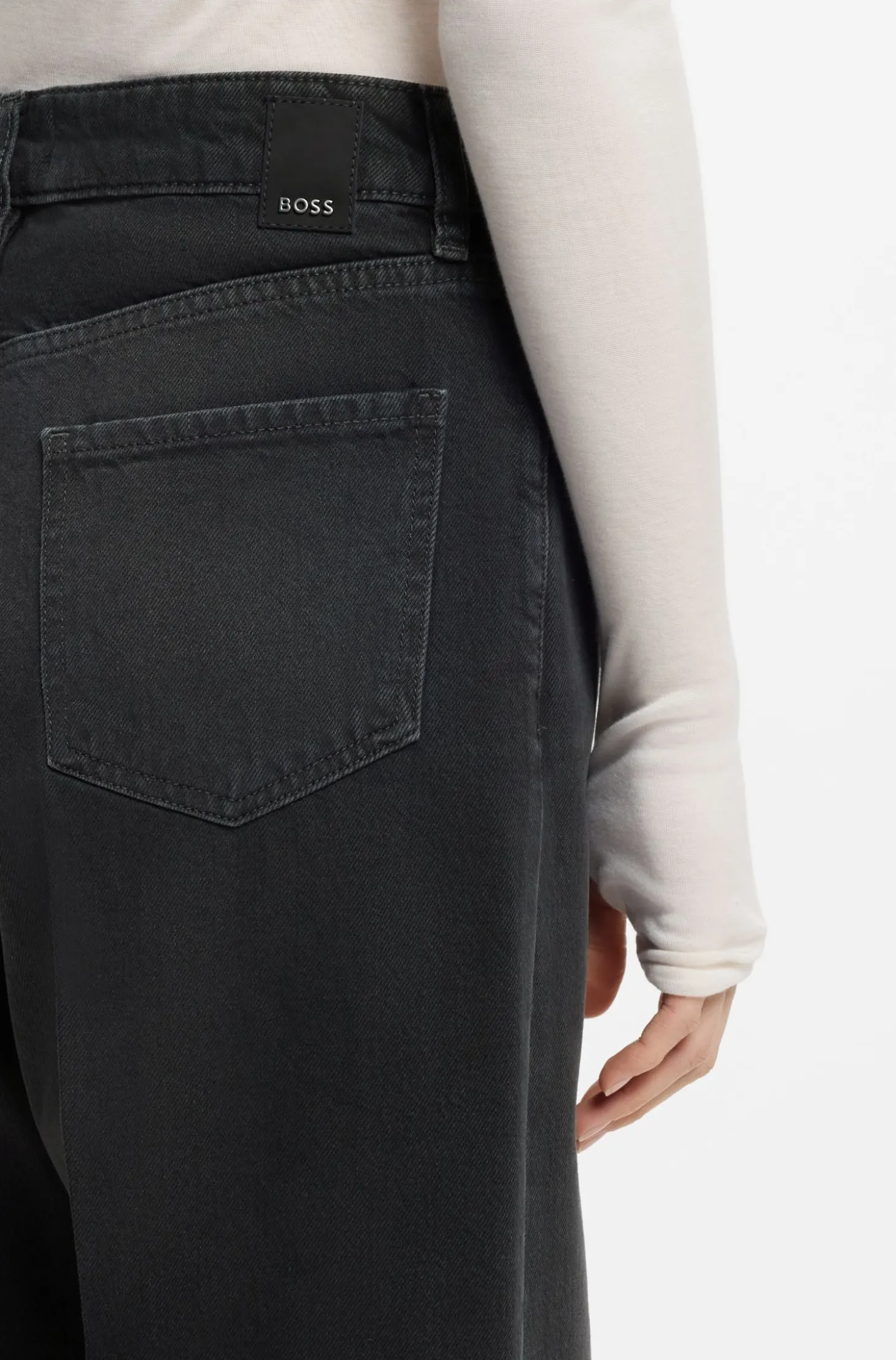 Boyfriend-Fit Jeans aus festem grauem Denim