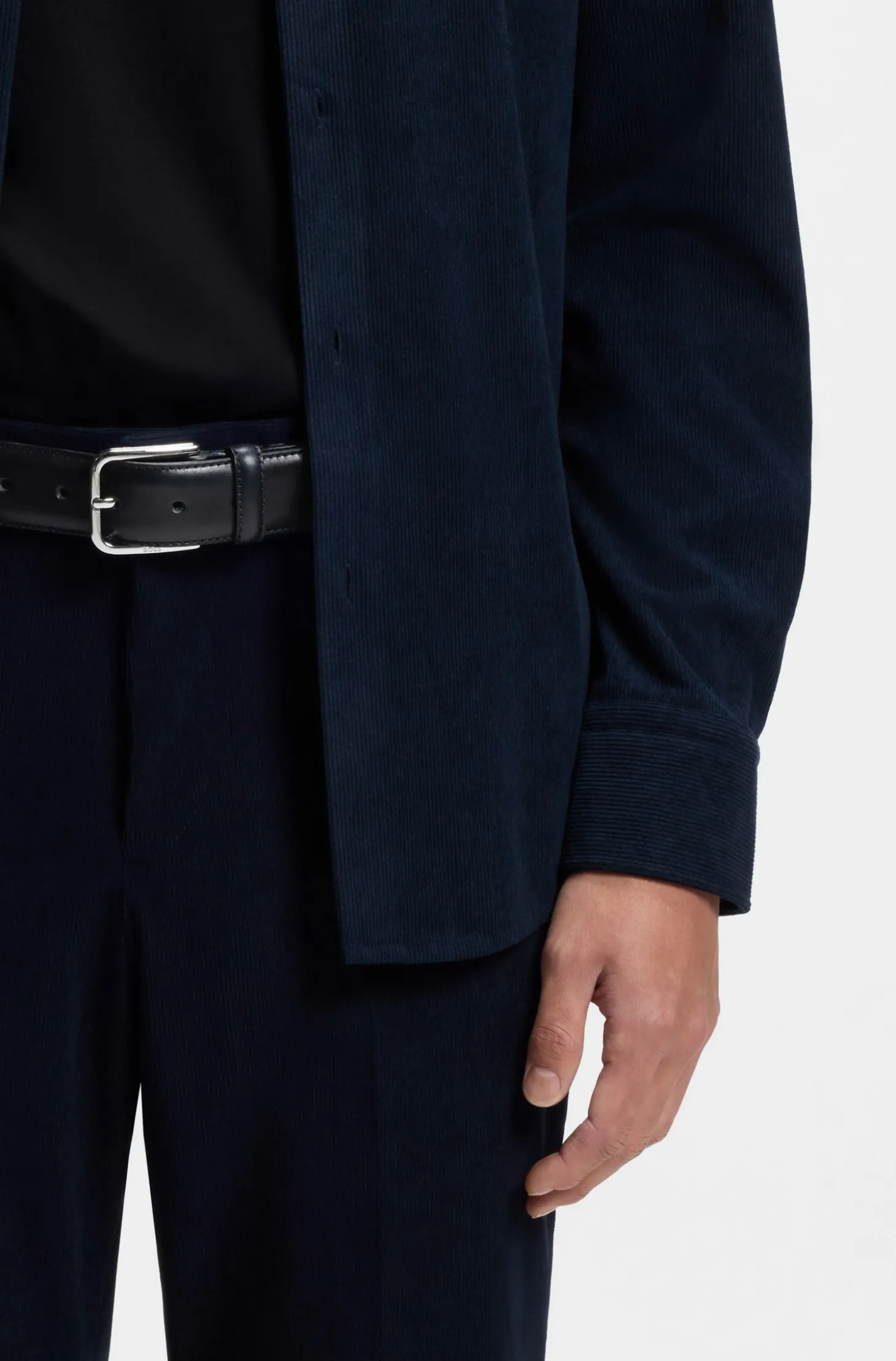 Business-Ledergürtel mit polierter silberner Schließe