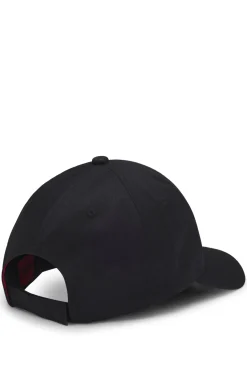 Cap aus Baumwoll-Twill mit rotem Logo-Label