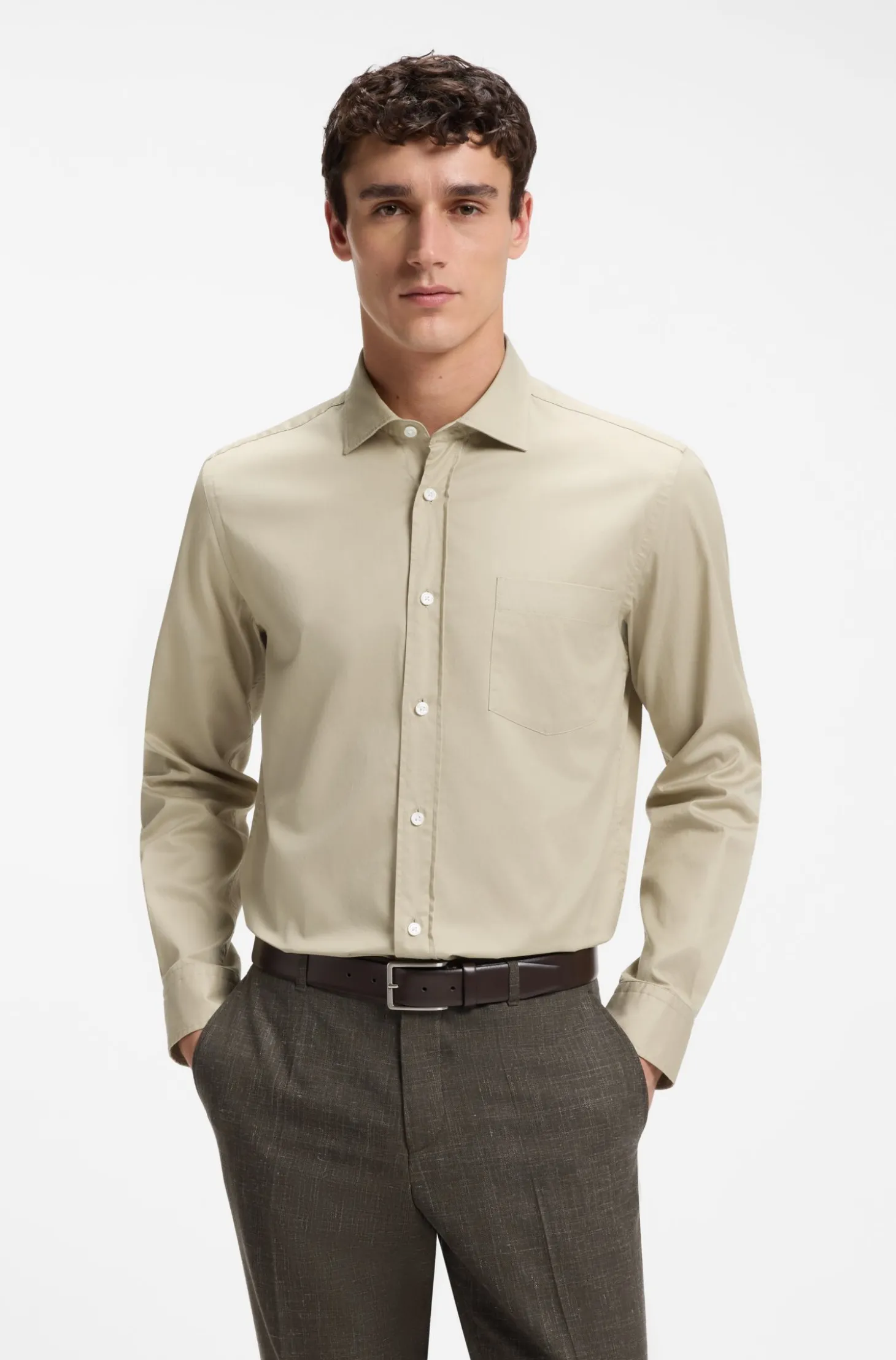 Casual-Fit Hemd aus Baumwolle mit Cutaway-Kragen