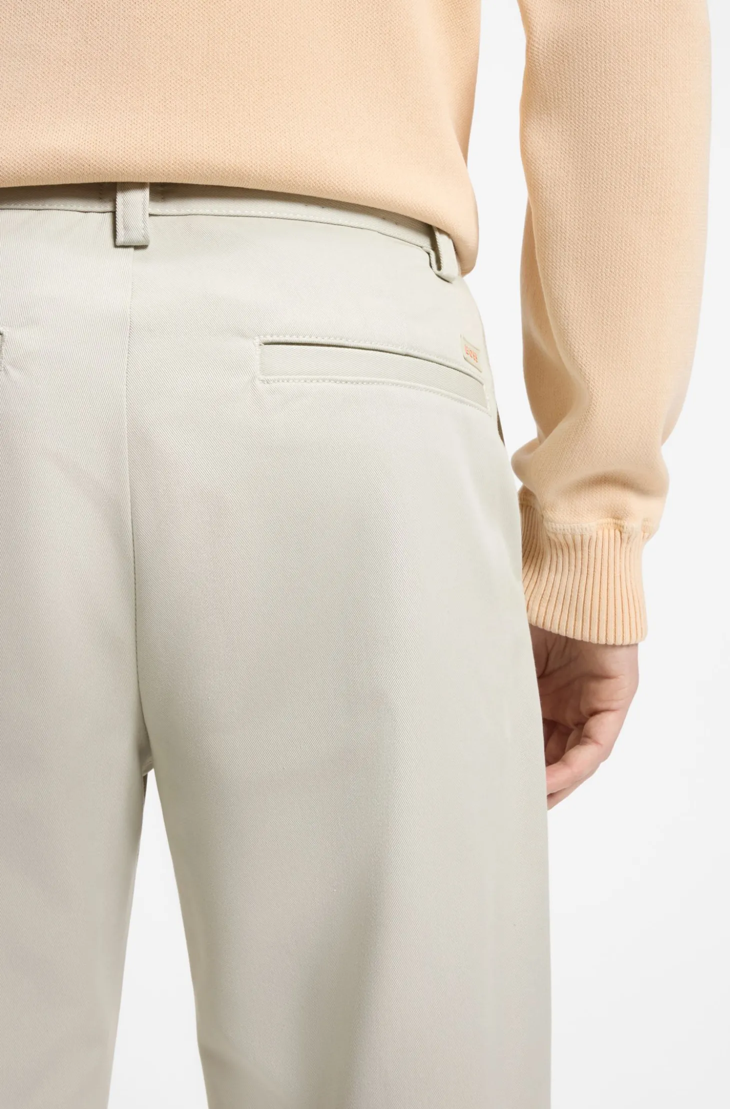 Chino aus Baumwoll-Mix mit Bundfalte und aufgesetzter Tasche
