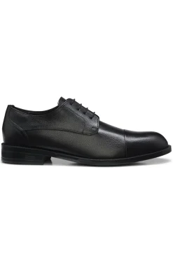 Derbys aus genarbtem Leder mit Zehenkappe