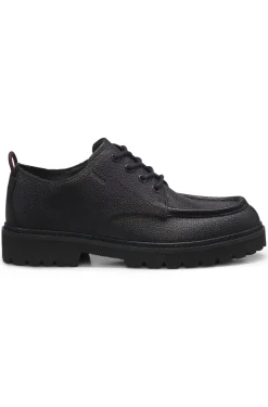 Derbys aus genarbtem Leder mit Profilsohle