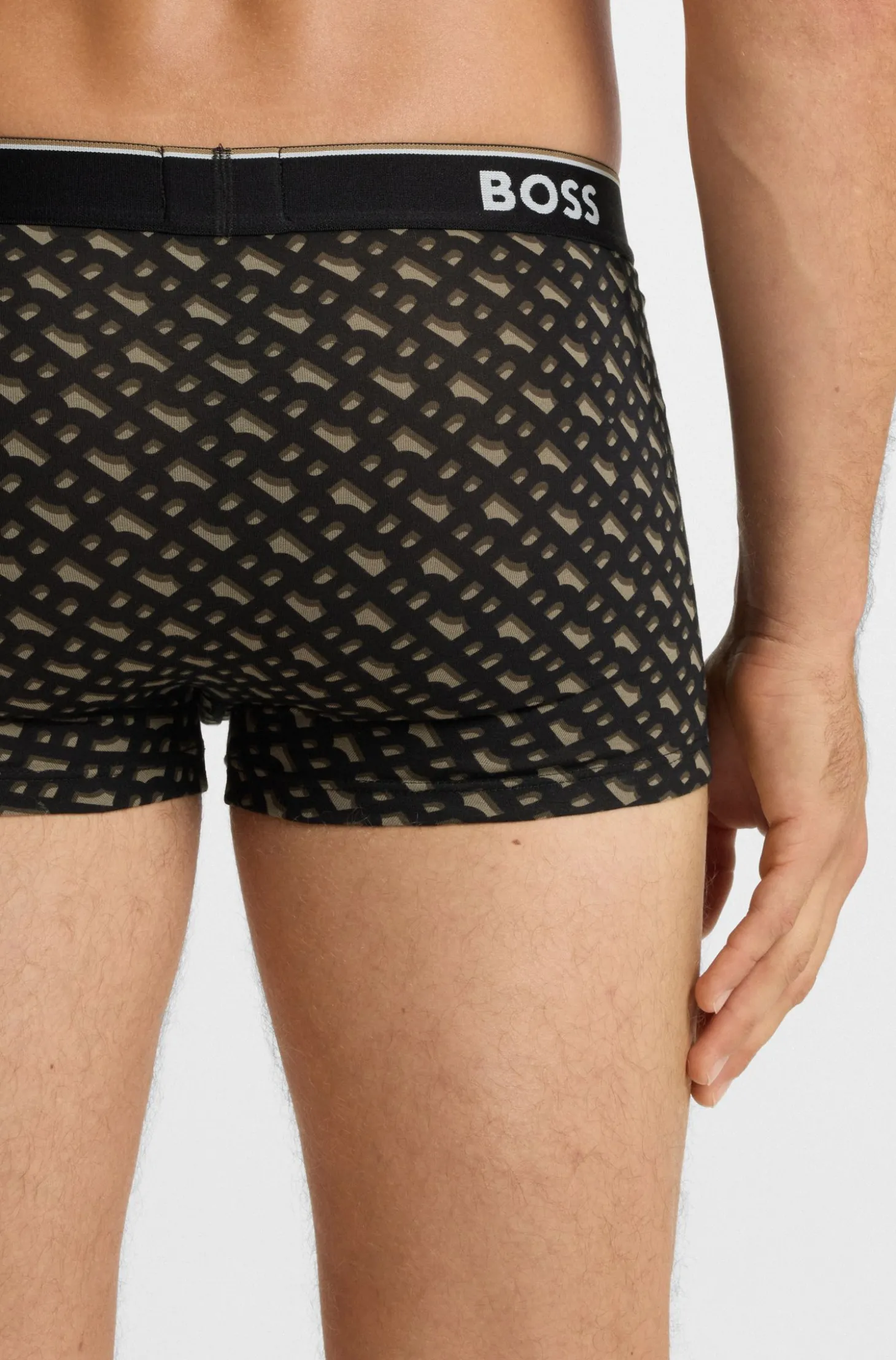 Dreierpack eng anliegende Boxershorts aus Stretch-Baumwolle mit kurzem Bein und Logo-Details