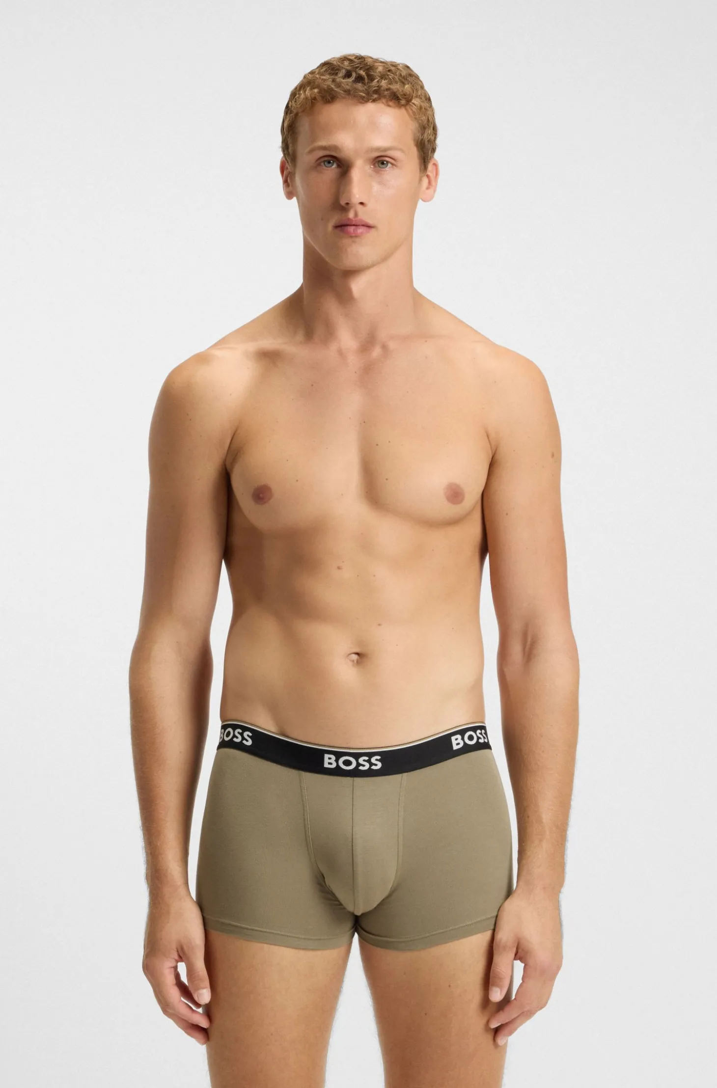 Dreierpack eng anliegende Boxershorts aus Stretch-Baumwolle mit kurzem Bein und Logo-Details