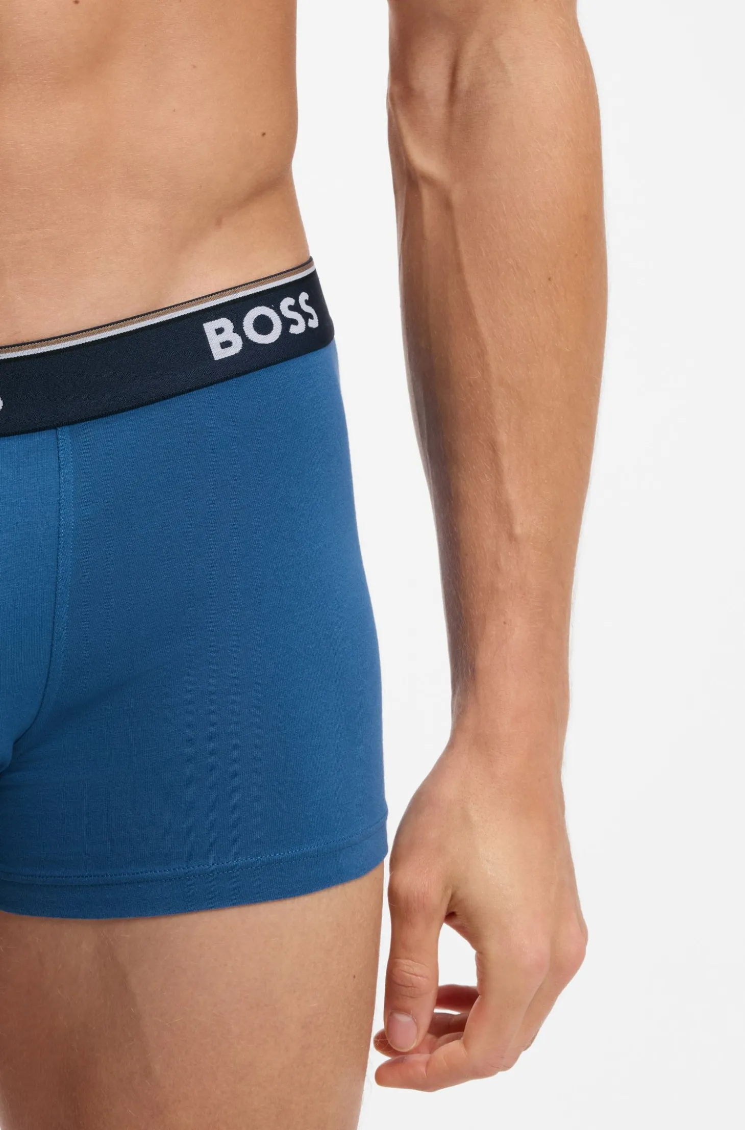 Dreierpack eng anliegende Boxershorts aus Stretch-Baumwolle mit kurzem Bein und Logo-Details
