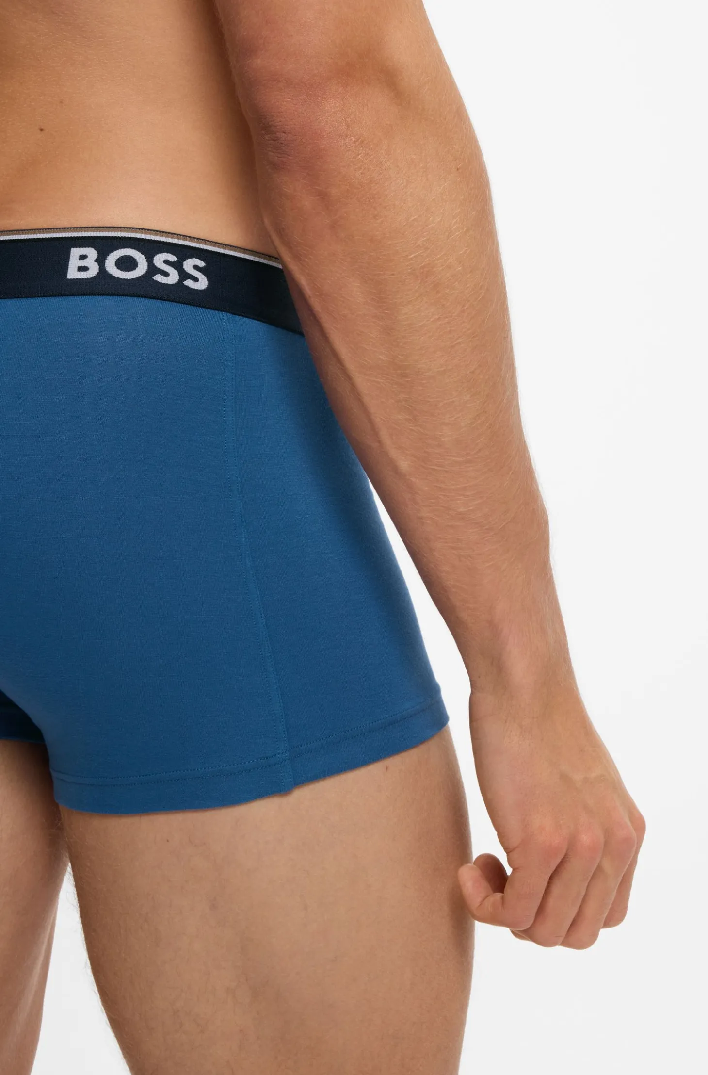 Dreierpack eng anliegende Boxershorts aus Stretch-Baumwolle mit kurzem Bein und Logo-Details