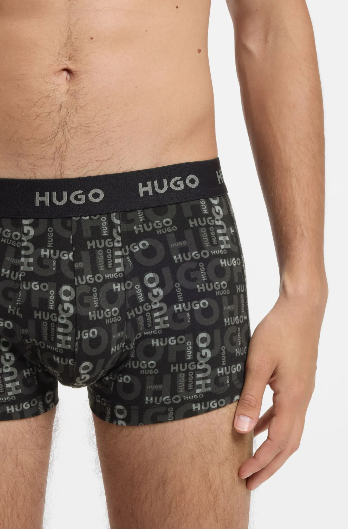 Dreierpack eng anliegende Boxershorts mit kurzem Bein aus Stretch-Baumwolle mit Logo-Bund