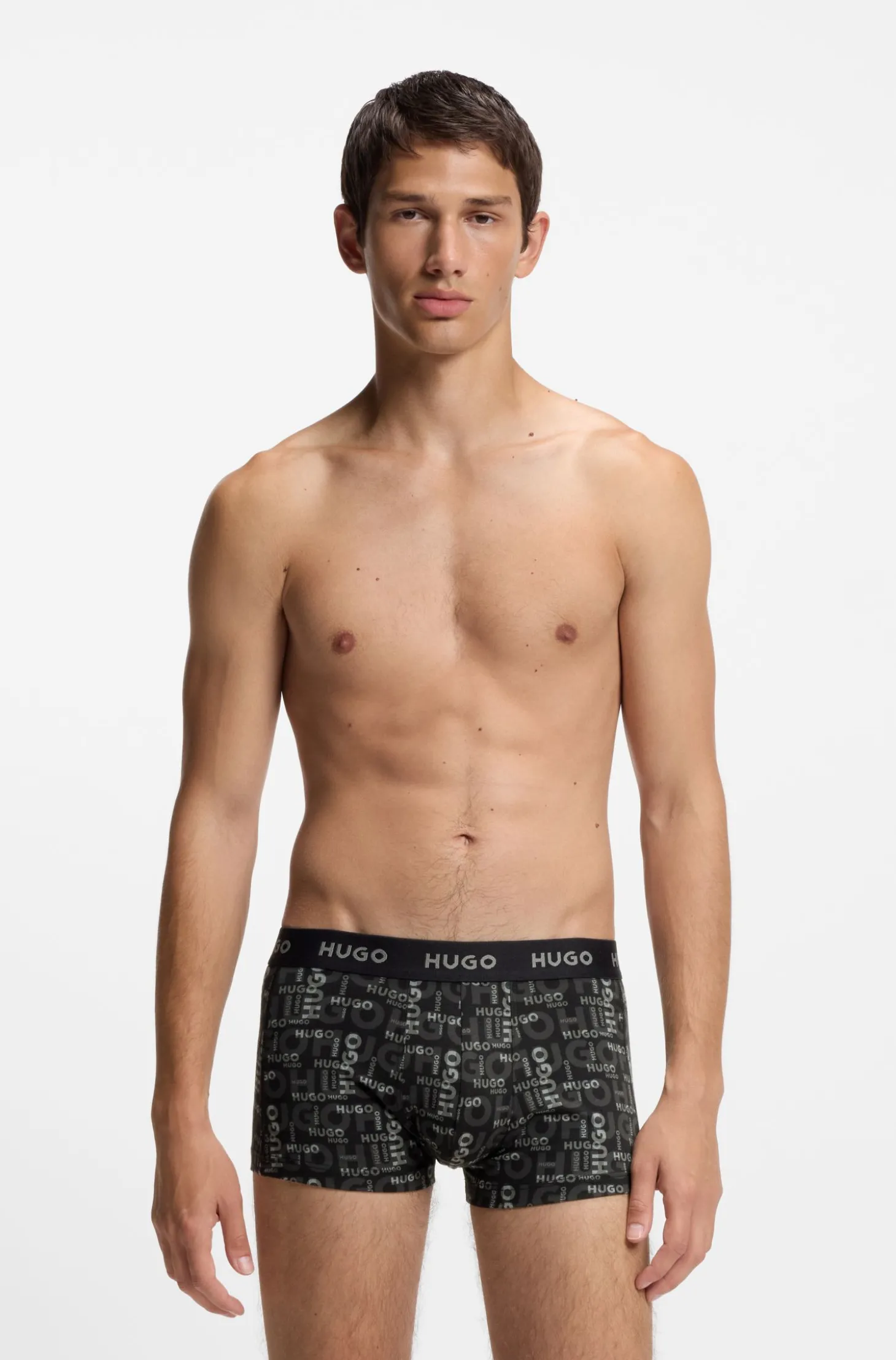 Dreierpack eng anliegende Boxershorts mit kurzem Bein aus Stretch-Baumwolle mit Logo-Bund