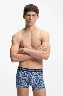 Dreierpack eng anliegende Boxershorts mit kurzem Bein aus Stretch-Baumwolle mit Logo-Bund