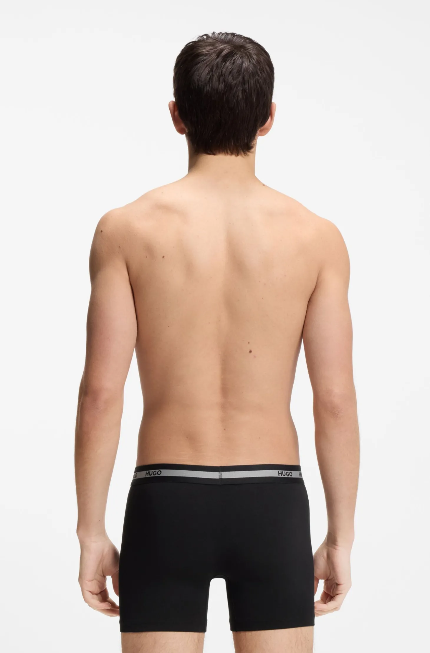 Dreierpack eng anliegende Boxershorts mit Logos am Bund