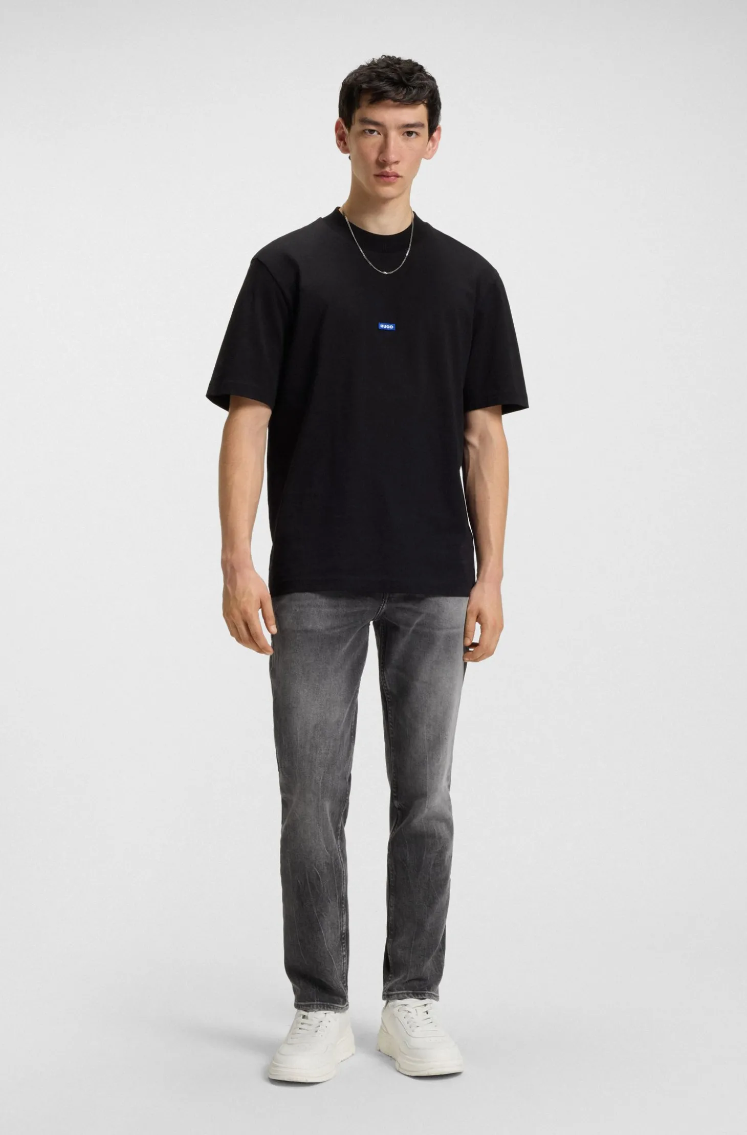 Dunkelgraue Tapered-Fit Jeans aus Stretch-Denim