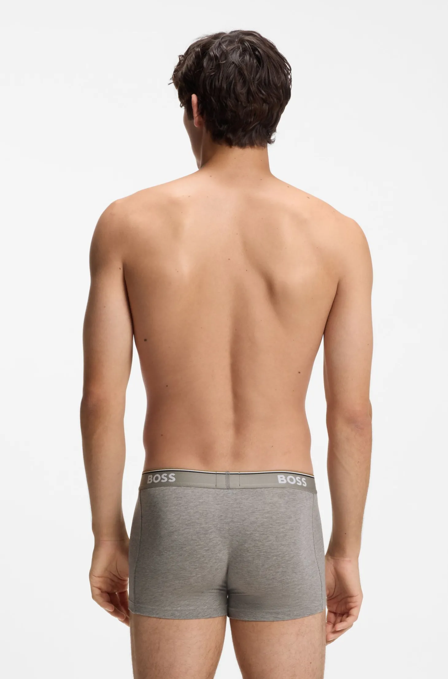 Eng anliegende Boxershorts aus Stretch-Baumwolle mit kurzem Bein und fortlaufenden Logos
