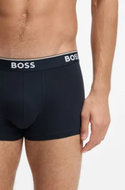 Eng anliegende Boxershorts aus Stretch-Baumwolle mit kurzem Bein und fortlaufenden Logos