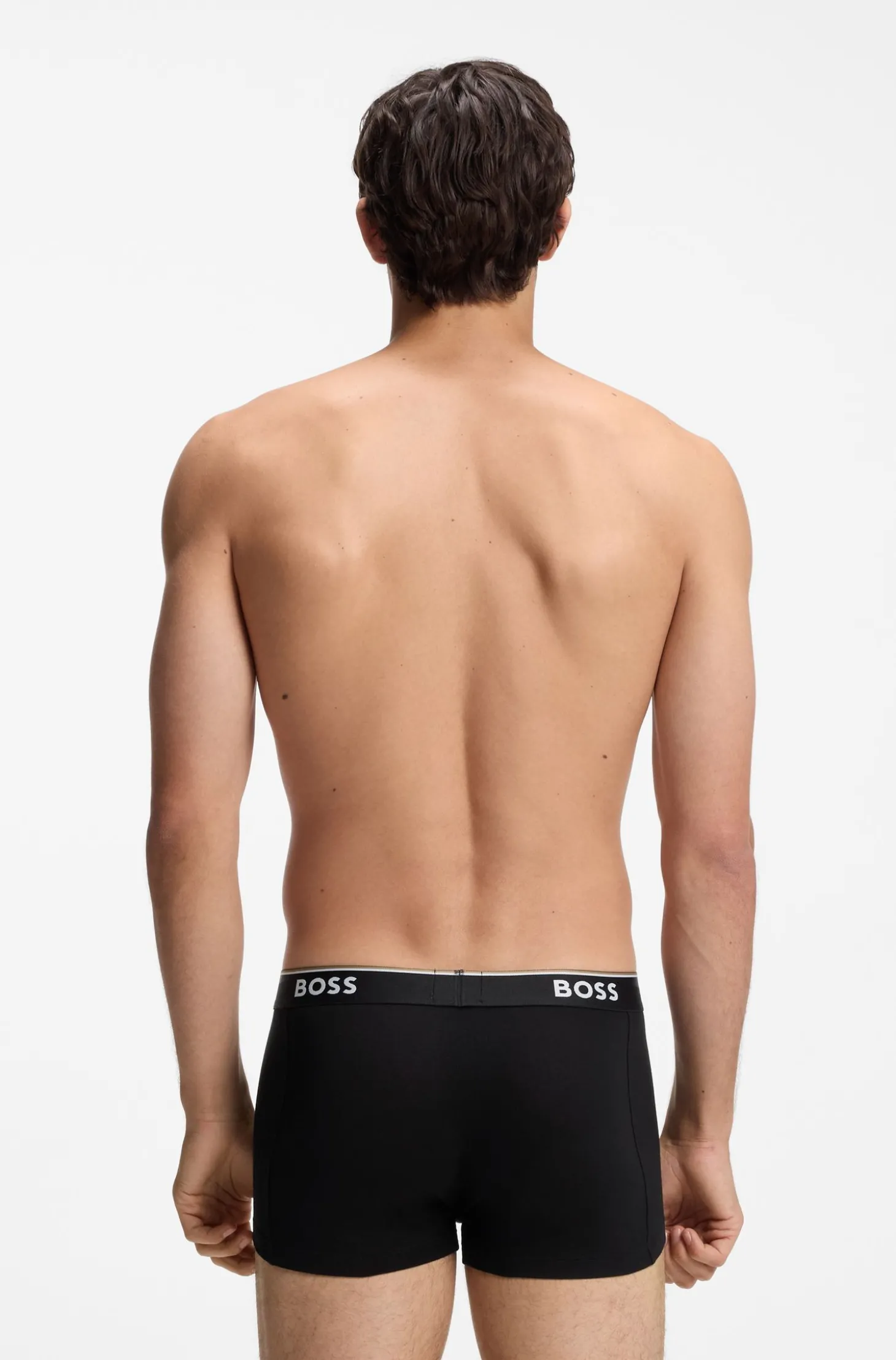 Eng anliegende Boxershorts aus Stretch-Baumwolle mit kurzem Bein und fortlaufenden Logos