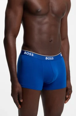 Eng anliegende Boxershorts aus Stretch-Baumwolle mit kurzem Bein und fortlaufenden Logos