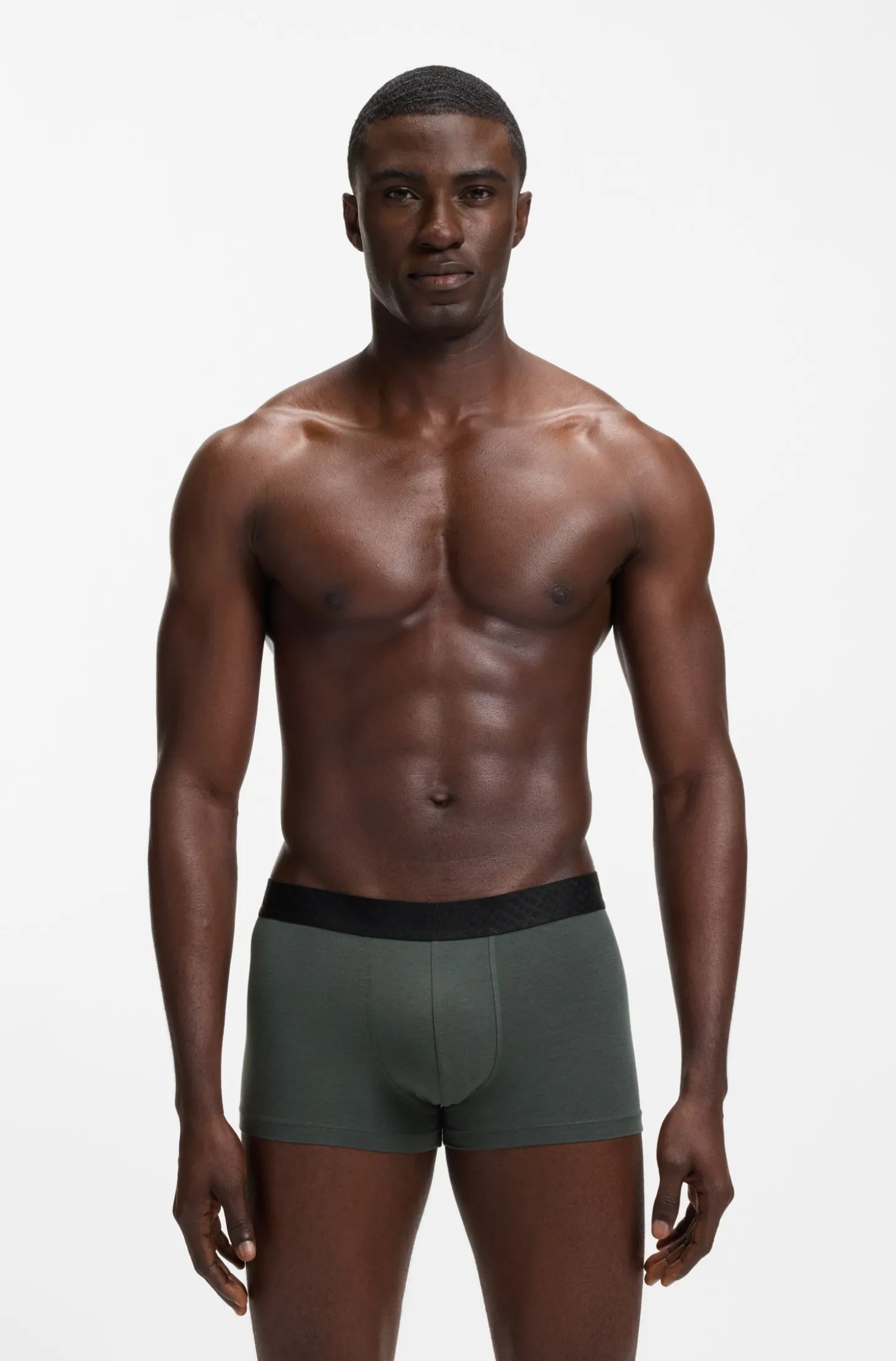 Eng anliegende Boxershorts aus Baumwoll-Mix im Dreierpack