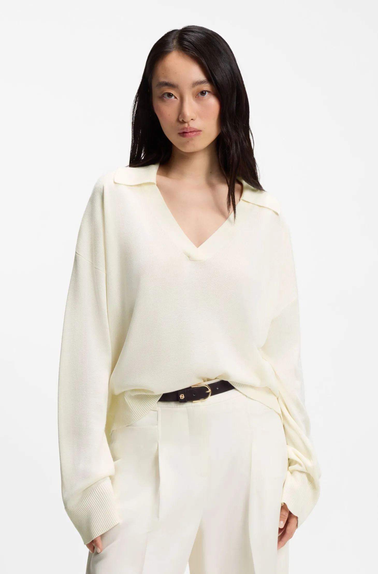 Entspannter Pullover mit offenem Kragen