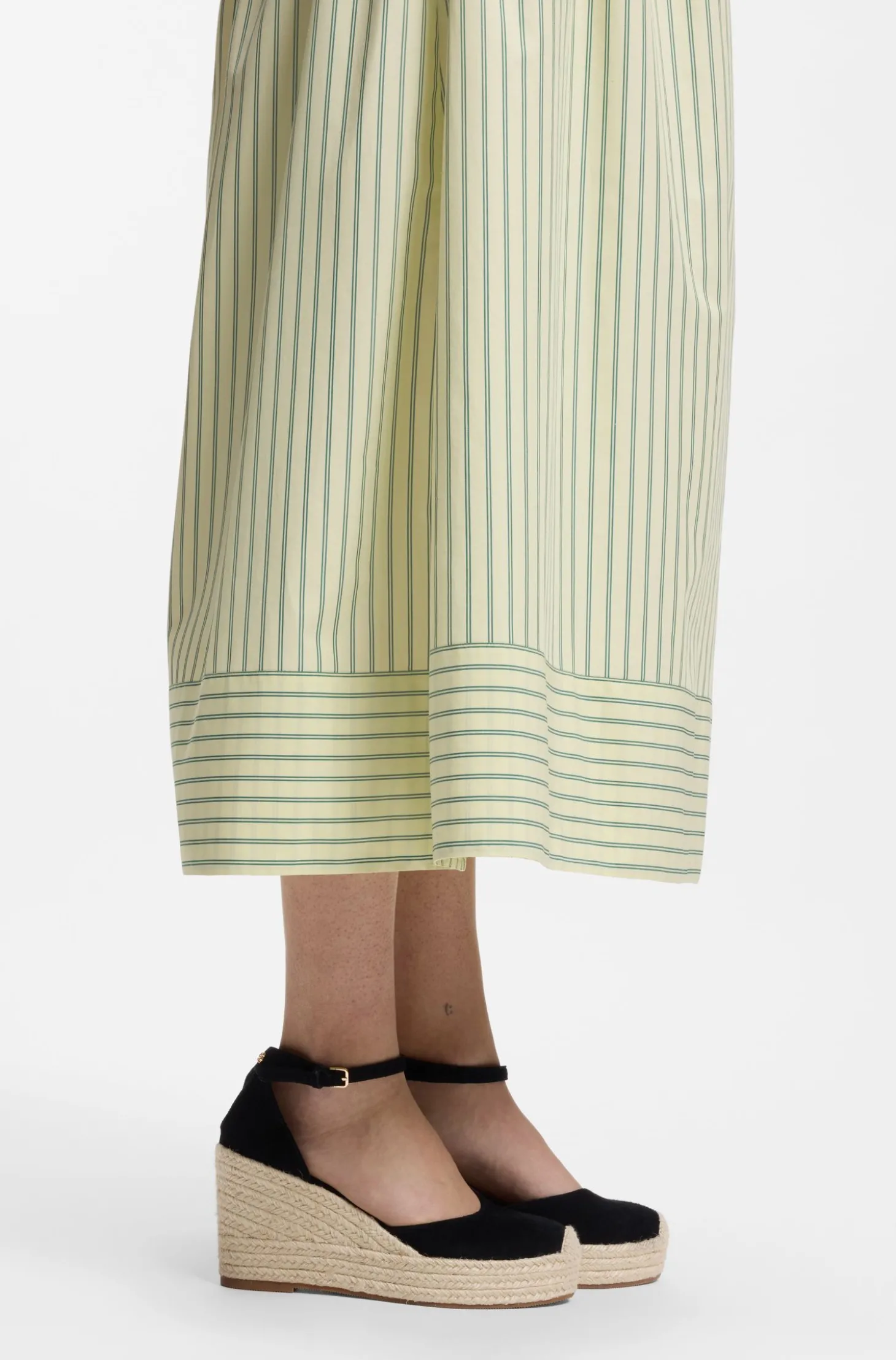Espadrilles aus Veloursleder mit Keilsohle