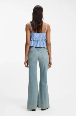 Flared Jeans aus hellblauem Denim