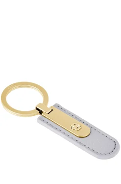 Genarbter fliederfarbener Schlüsselanhänger mit goldfarbener Double-B-Hardware