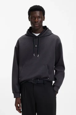 Genarbter Ledergürtel mit roten Nähten