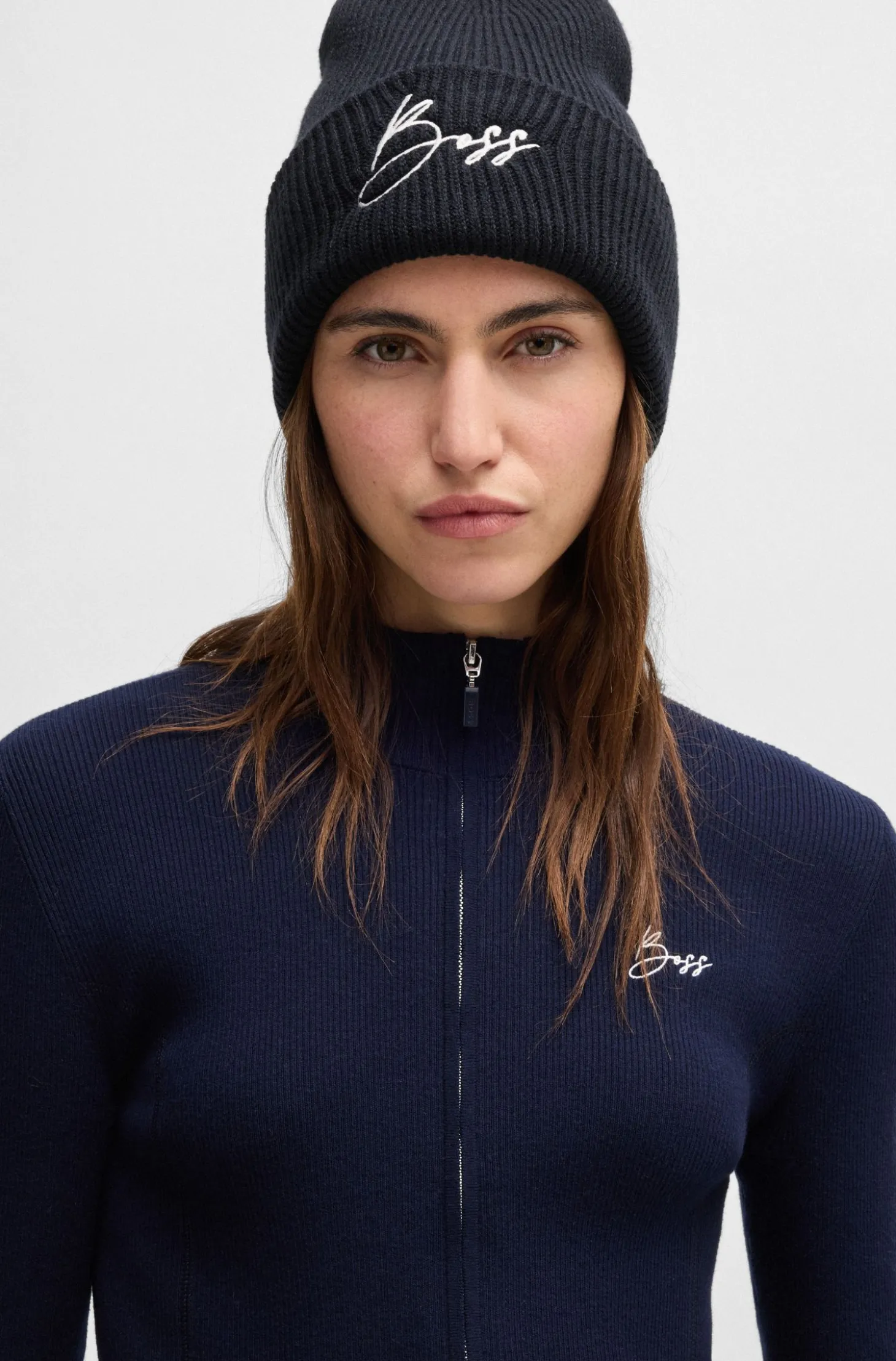 Gerippte Reitsport-Mütze mit Logo-Stickerei
