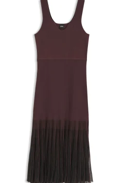 Geripptes Strickkleid mit transparenten Plisseefalten